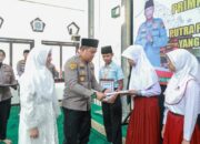 Kapolres Jombang Berikan Beasiswa kepada Putra-Putri Pegawai Negeri Pada Polri yang Berprestasi