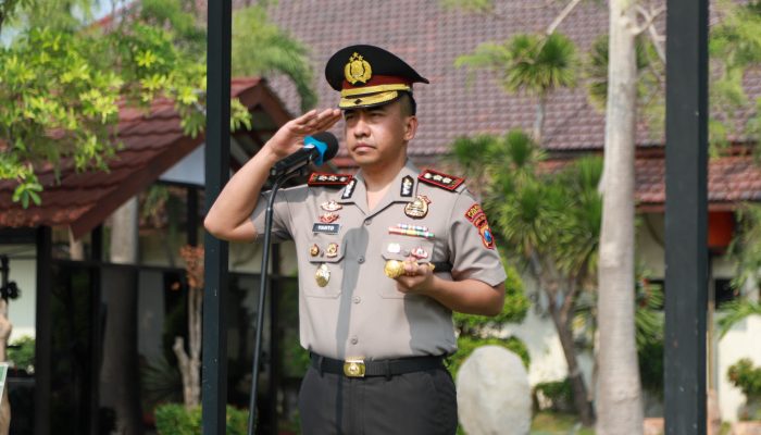 Pimpin Apel Perdana, Kapolres Jombang Tekankan Kebersihan Lingkungan Kerja dan Kedisiplinan Anggota