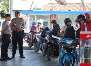 Polisi Bersama Masyarakat, Kapolres Jombang Pantau Ketersediaan BBM di SPBU Mojosongo