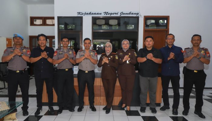 Merawat Sinergitas Antar Lembaga, Kapolres Jombang Kunjungi Kajari Jombang
